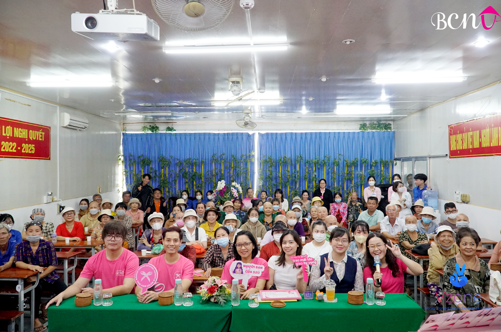 Cách 1: Gửi tóc qua bưu điện về tổ chức BCNV tại TP.HCM