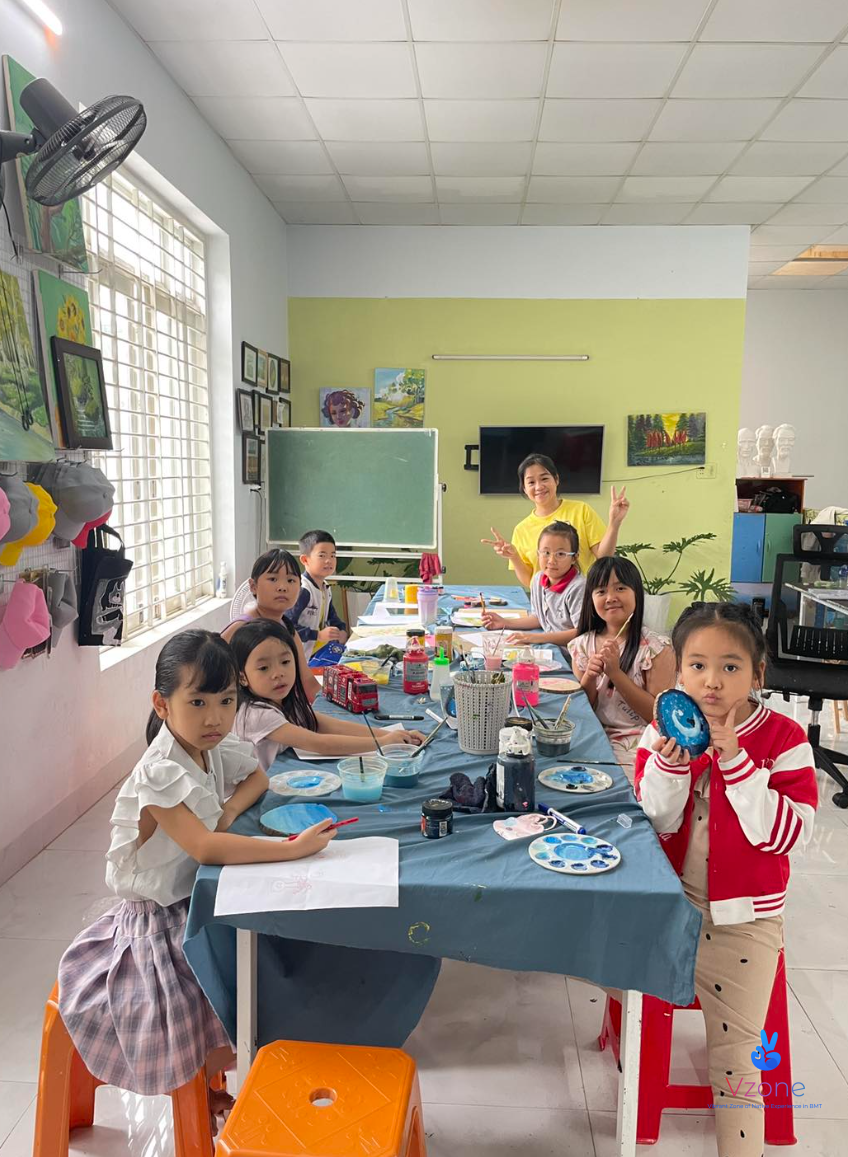 lớp học vẽ bmt
